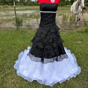 Custom Made Tova Marc Black & White Two-Piece Corset Wedding Dress - Size 8